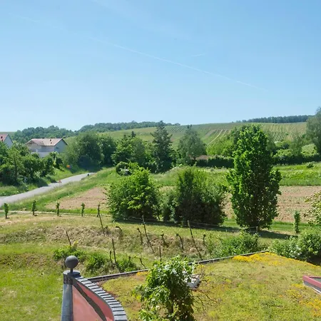 Weingut Hirn &hundertwasser-artikel 3*