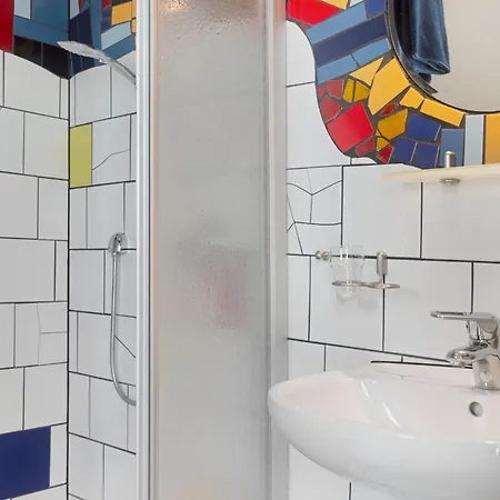 Weingut Hirn &hundertwasser-artikel 3*