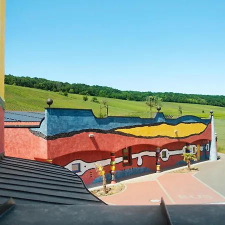 Weingut Hirn &hundertwasser-artikel 3*